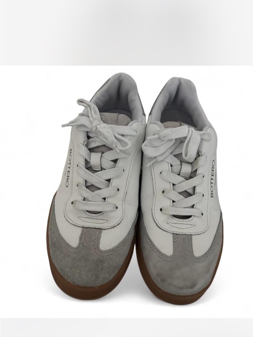Men's Gray & White Casual Sneakers